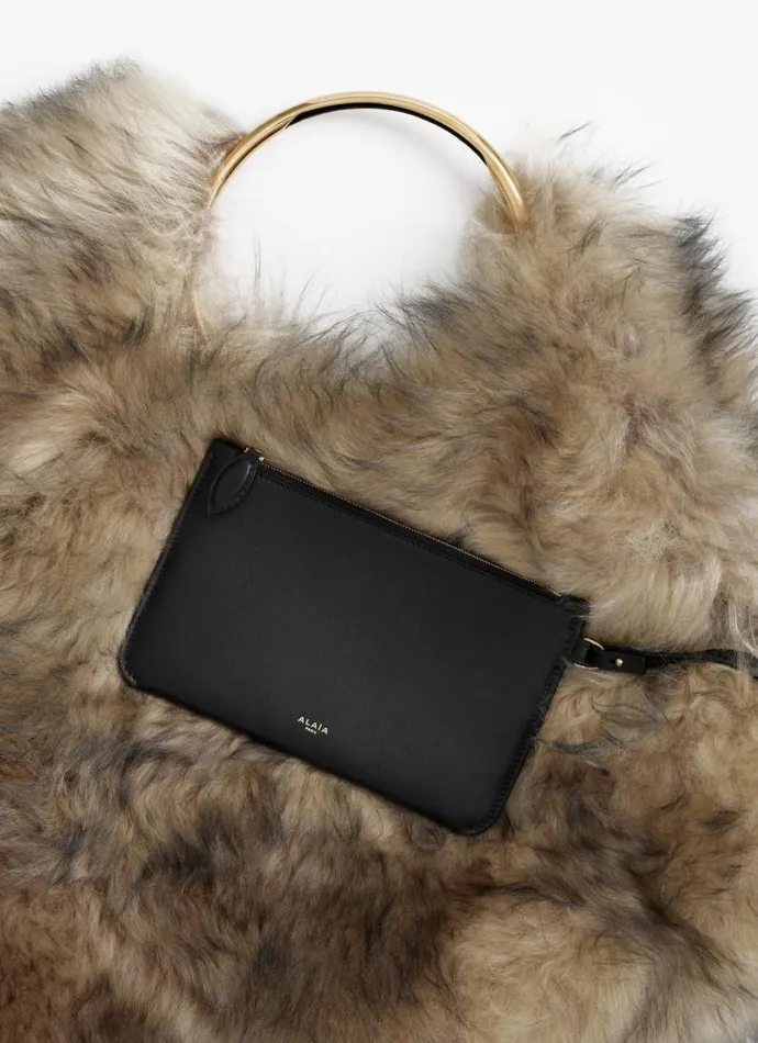 Alaa CrossBody Bags RING XL TOTE BAG IN SHEARLING Blacksand 8211 Women Alaa CrossBody Bags RING XL TOTE BAG IN SHEARLING Blacksand 8211 Women