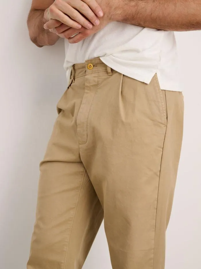 Alex Mill Pants Standard Pleated Pant In Chino Vintage Khaki 8211 Men