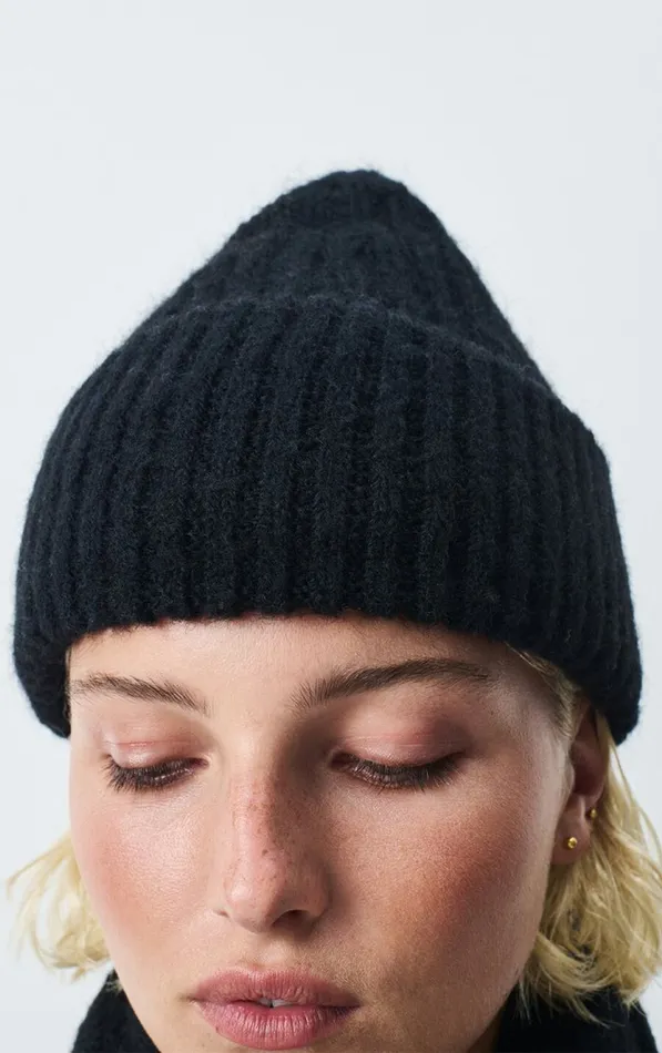 American Vintage Beanies and Caps WomenMen Beanie East Black American Vintage Beanies and Caps WomenMen Beanie East Black