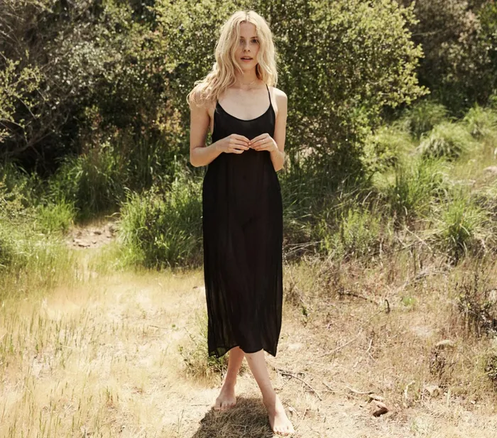 DEN Long Scoop Neck Slip Black Women Slips