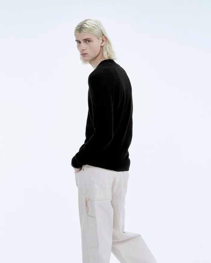 From Future Cashmere Sweaters Men VNeck Sweater Black