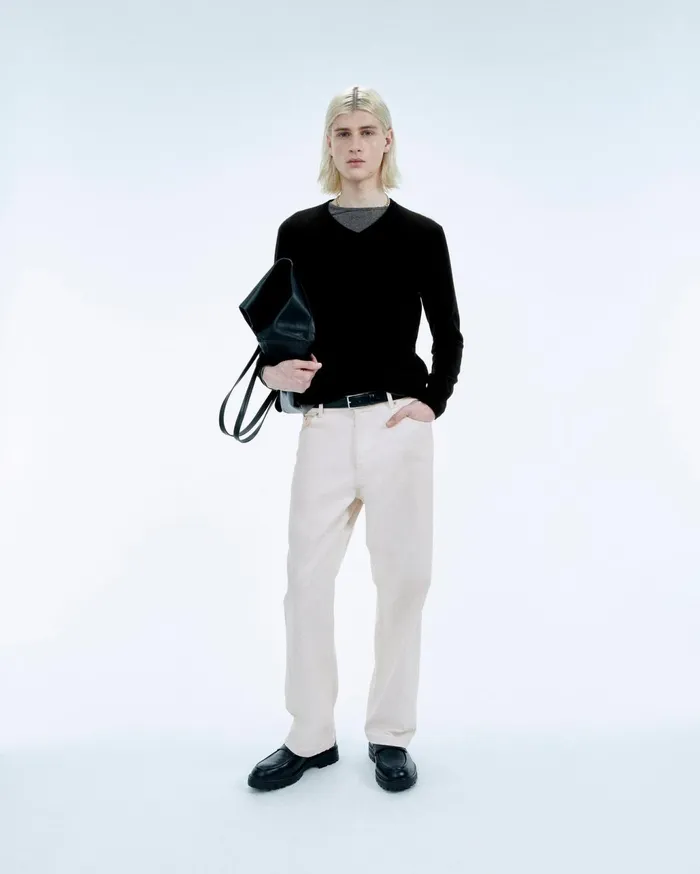 From Future Cashmere Sweaters Men VNeck Sweater Black