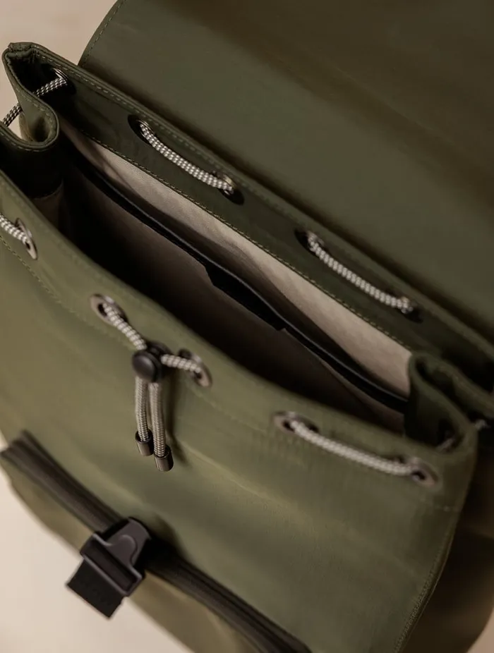 Kotor Army Green Men Bobbies Backpacks