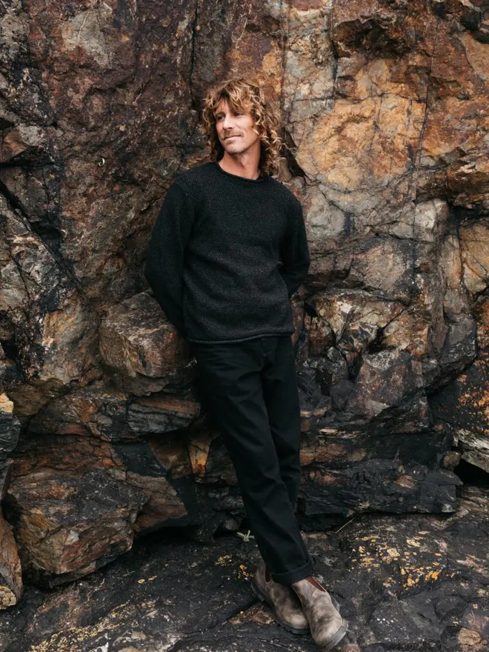 Men Barents Jumper Raven Finisterre Knitwear