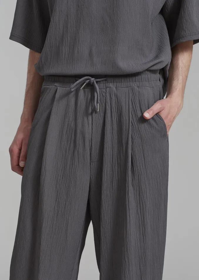 Men Eliott Crinkle Pants 8211 Charcoal The Frankie Shop Bottoms