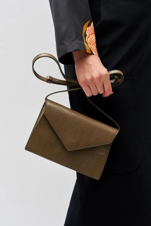 Oroton Clutches Mia Texture Clutch Wicker 8211 Women