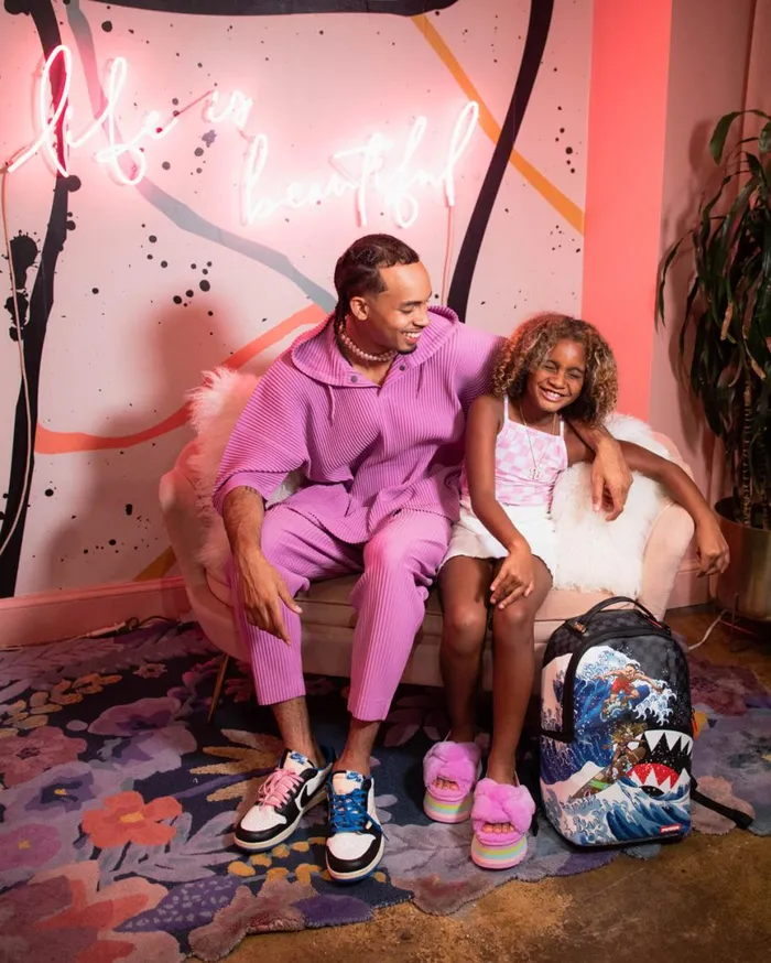 SPRAYGROUND Backpacks AMARI BAILEY and SISTER SURFRIDER COLLAB BACKPACK DLXV 8211 Universal SPRAYGROUND Backpacks AMARI BAILEY and SISTER SURFRIDER COLLAB BACKPACK DLXV 8211 Universal