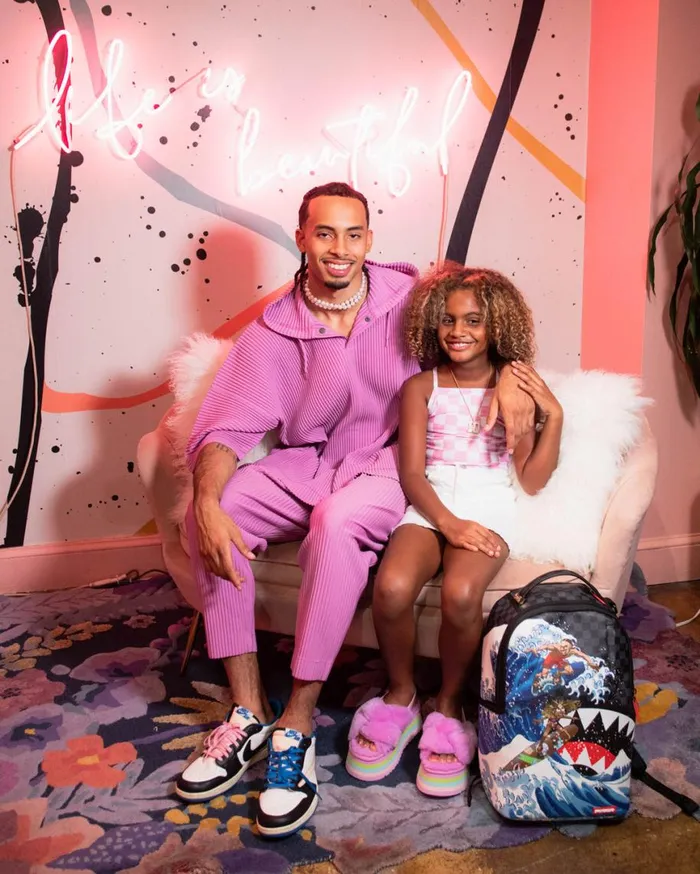 SPRAYGROUND Backpacks AMARI BAILEY and SISTER SURFRIDER COLLAB BACKPACK DLXV 8211 Universal SPRAYGROUND Backpacks AMARI BAILEY and SISTER SURFRIDER COLLAB BACKPACK DLXV 8211 Universal