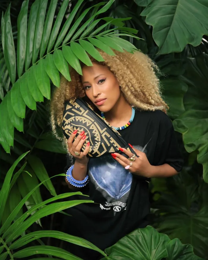 SPRAYGROUND Crossbodys AI8 AFRICAN INTELLIGENCE PATH TO THE FUTURE II SAVVY CROSSBODY 8211 Universal SPRAYGROUND Crossbodys AI8 AFRICAN INTELLIGENCE PATH TO THE FUTURE II SAVVY CROSSBODY 8211 Universal