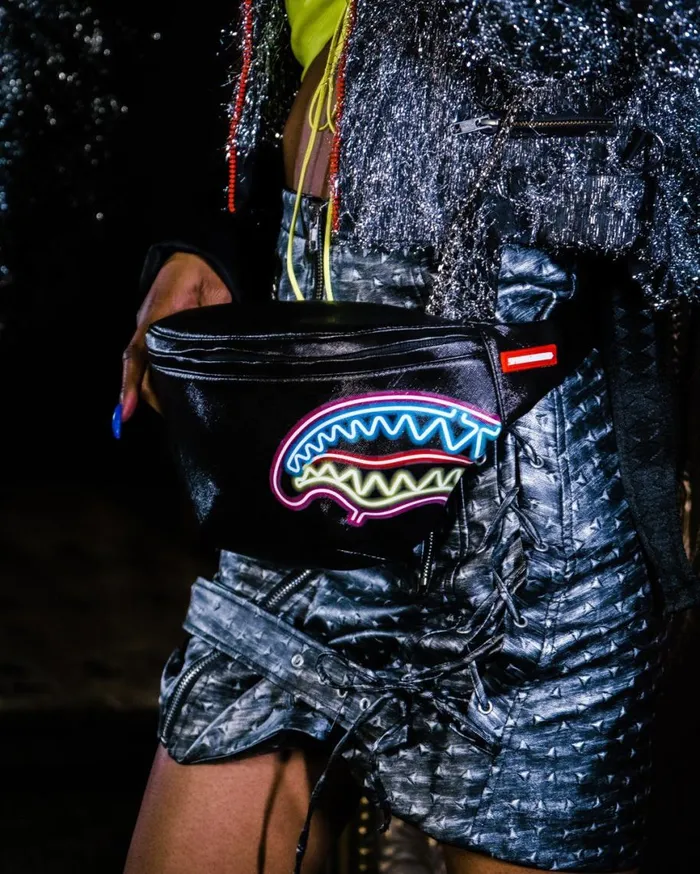 SPRAYGROUND Crossbodys SHARKS IN PARIS GLOW SAVVY CROSSBODY 8211 Universal SPRAYGROUND Crossbodys SHARKS IN PARIS GLOW SAVVY CROSSBODY 8211 Universal