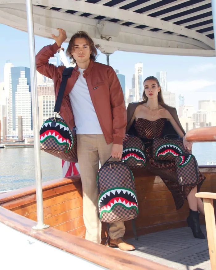 SPRAYGROUND Toiletries Aka Money Bags ROMEO AIR ITALIA SHARK TOILETRY BAG 8211 Universal SPRAYGROUND Toiletries Aka Money Bags ROMEO AIR ITALIA SHARK TOILETRY BAG 8211 Universal
