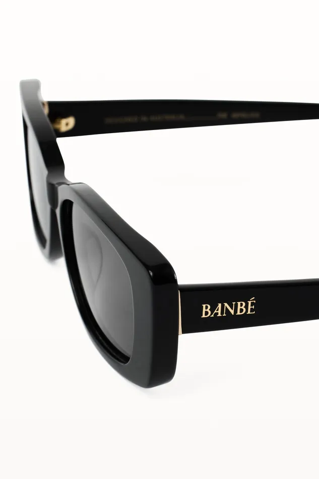 The Hepburn 8211 Black Smoke Black Smoke Women Sunglasses petalandpup