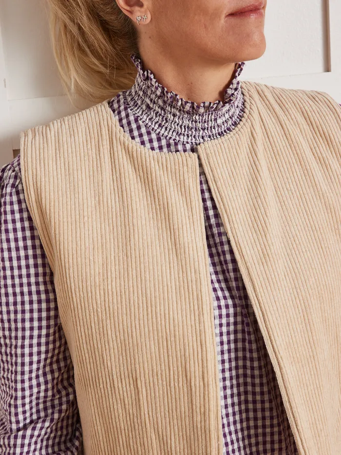 Women Cyrillus Clothing Reversible Sakari Sleeveless Jacket 8211 Apaches Collection Imp Woodblock