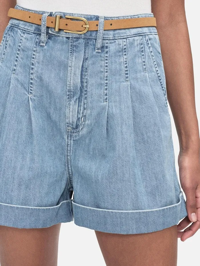 Women FRAME Denim Collections Pleated Wide Cuff Short