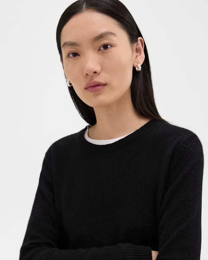 Women Sweaters Cardigans Theory Crewneck Sweater In Feather Cashmere Black